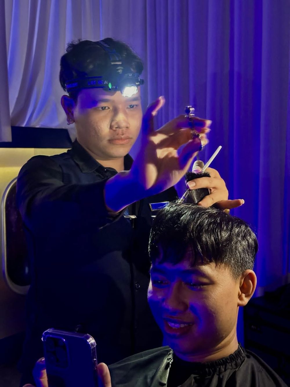 Cắt tóc bóng đêm